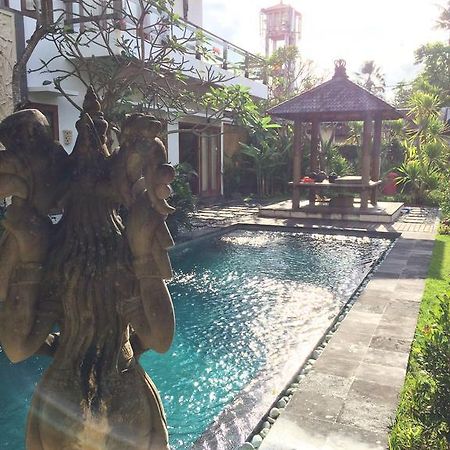 Hôtel Kubu Dimedauh à Kuta Lombok Extérieur photo